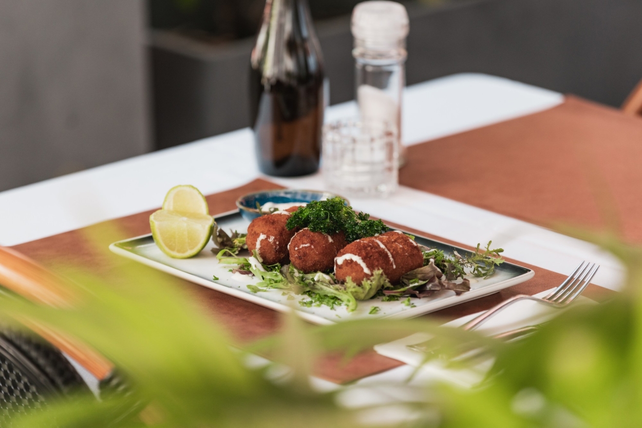 Verfijnd opgemaakt gerecht uit de keuken van De Abt van Orval